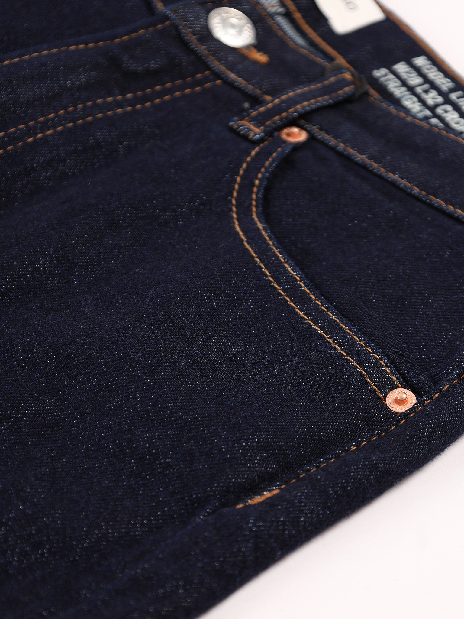 Джинсы темно-синего цвета из смесового хлопка